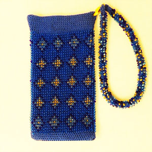 Футляры для телефонов