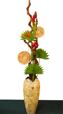 Композиция из сухоцветов на столиках в ресторанах